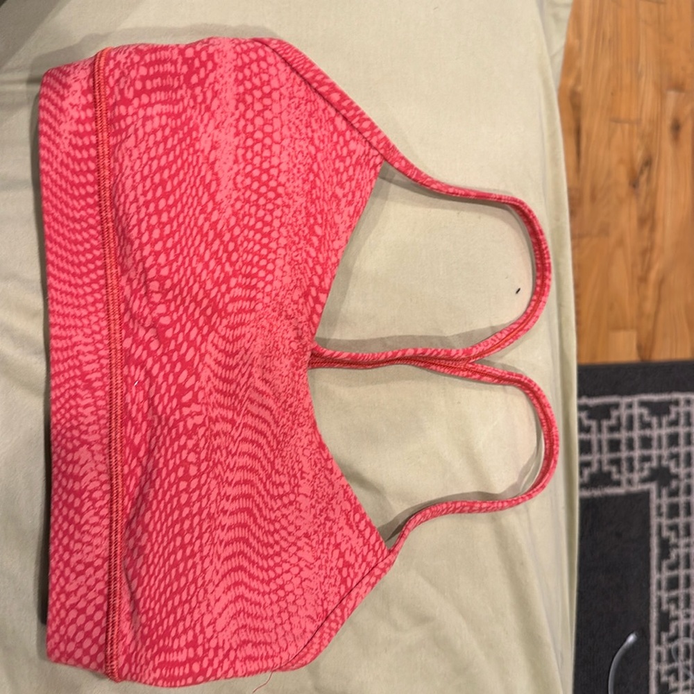 Lululemon sport bra size 6